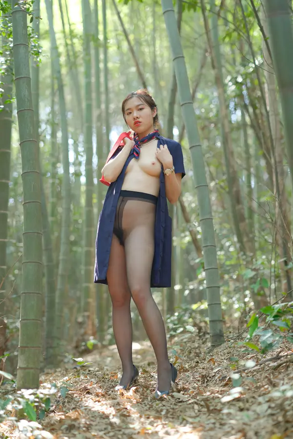 国模沐阳大尺度人体私拍套图